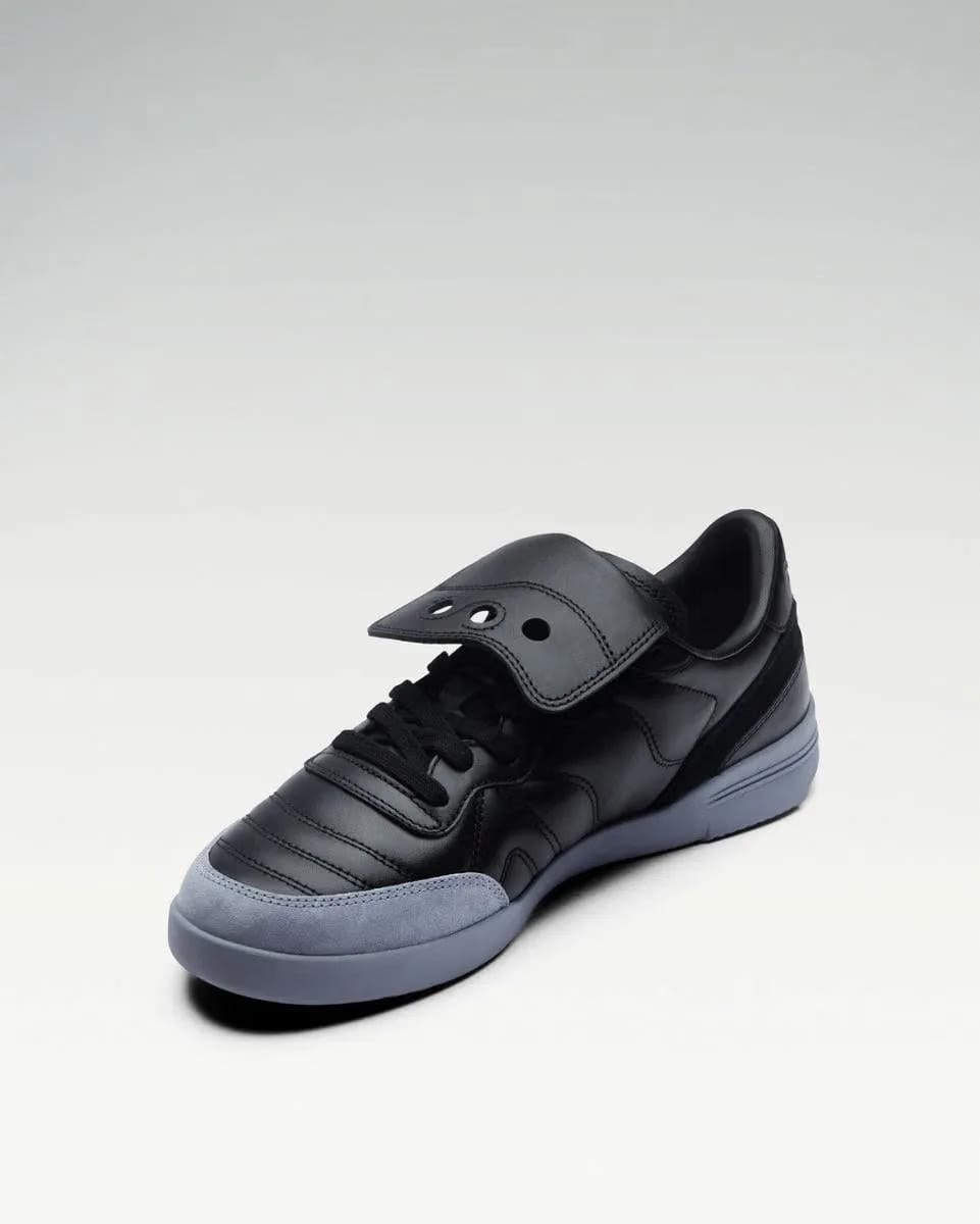 Saucony 586i S Black | Flint