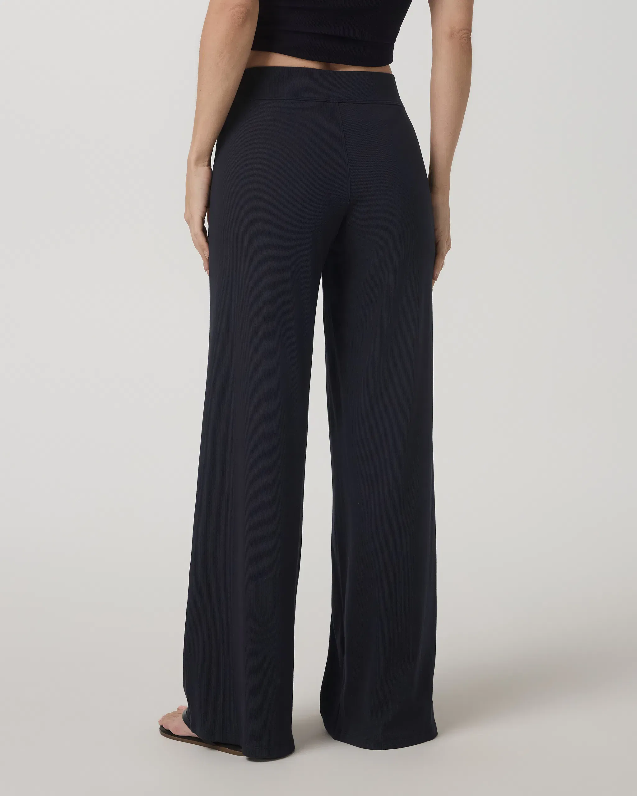 Vuori Pose Wideleg Pant