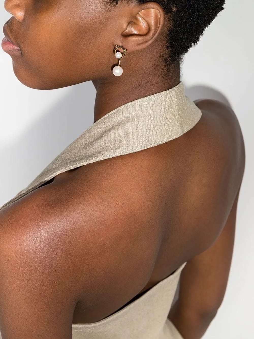 Gancini glass-pearl earrings
