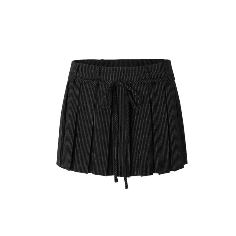 Elara Voss Black Pleated Skort
