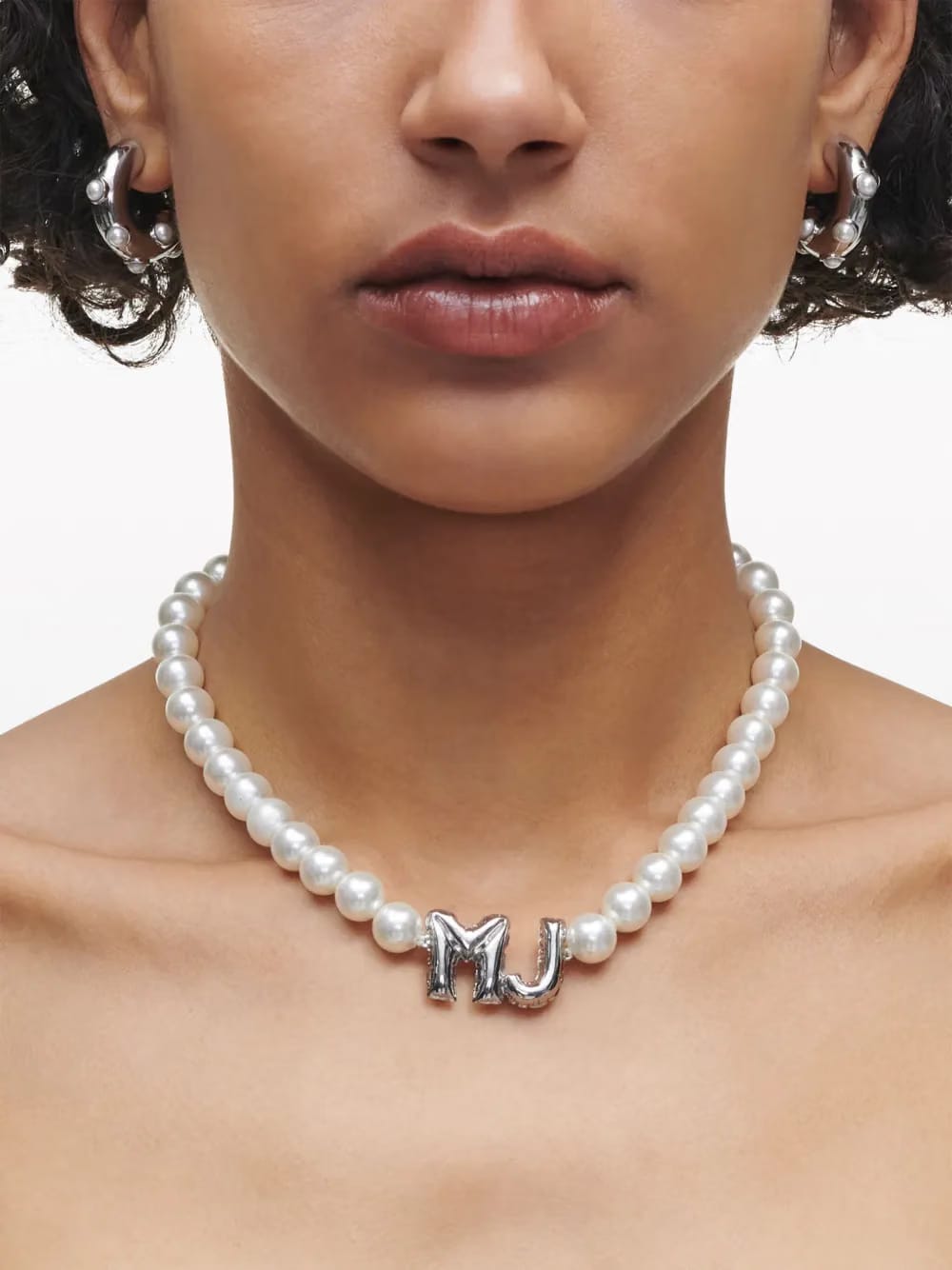 MJ logo-lettering pearl necklace