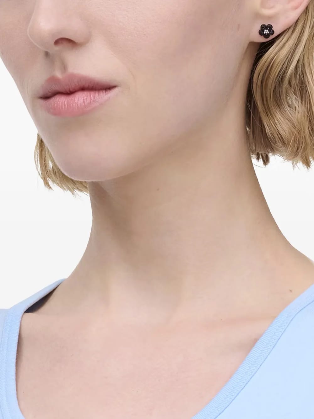 Daisy Pavé earrings
