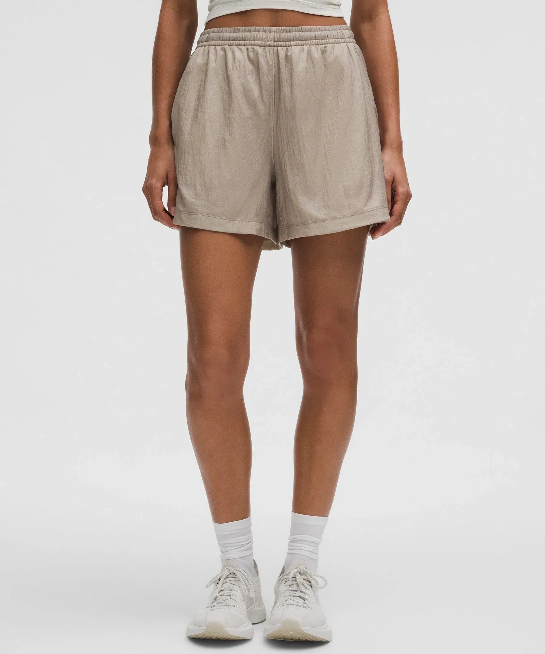 Lululemon Women's Lightweight Mid-Rise Active Short 5"