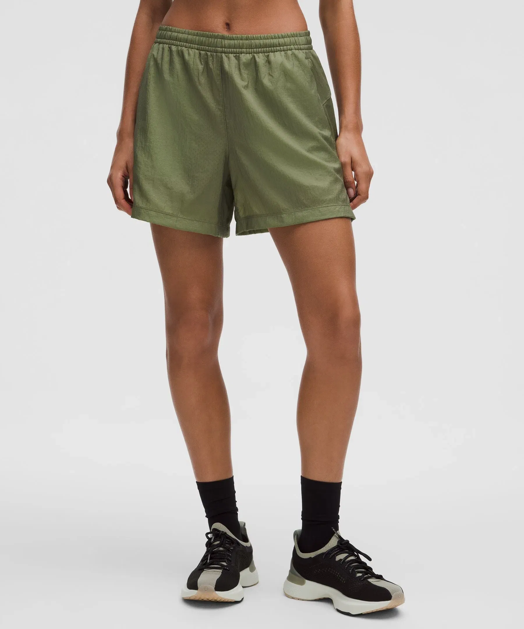 Lululemon Women's Lightweight Mid-Rise Active Short 5"
