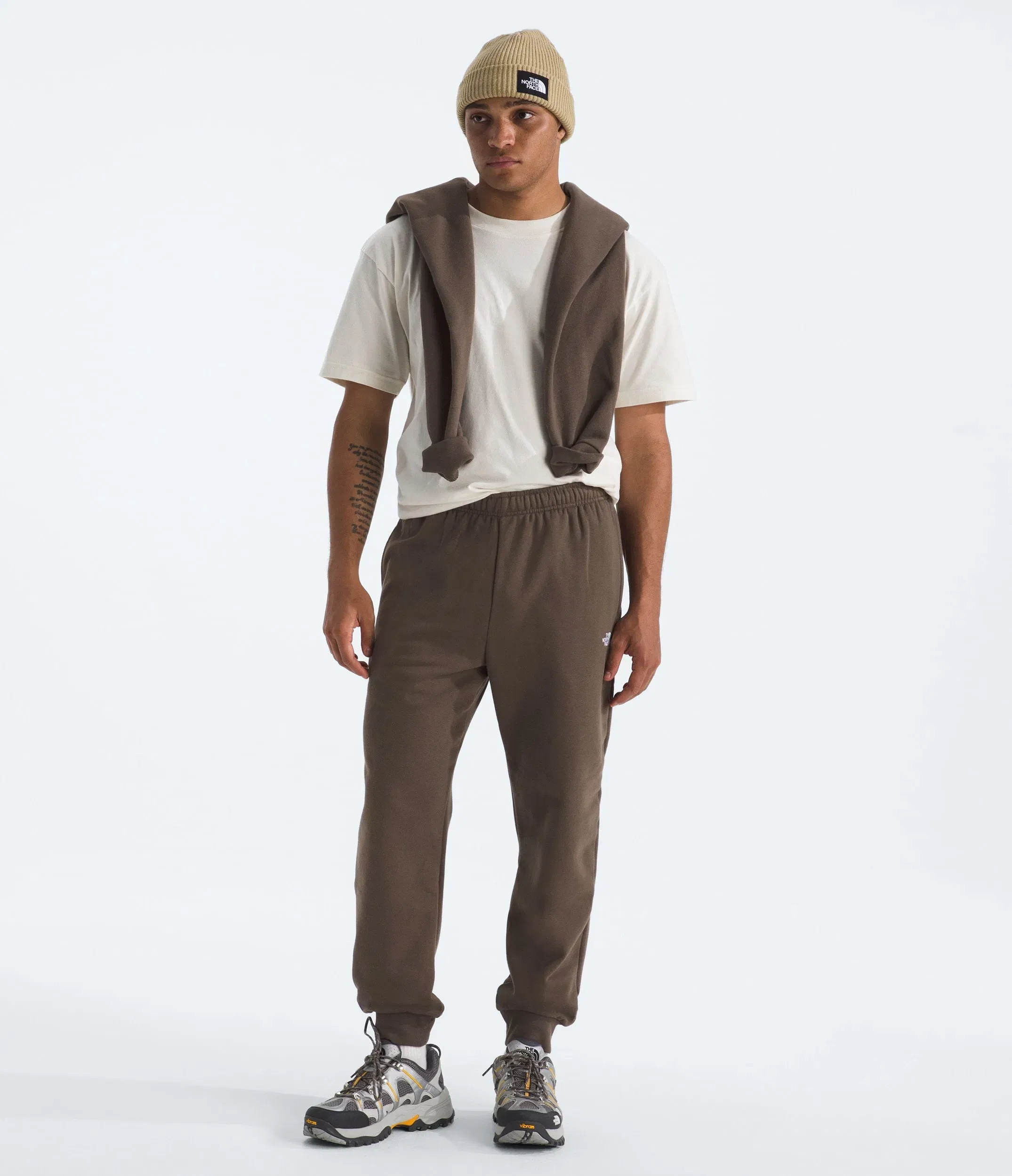 The North Face Men’s Evolution Simple Dome Regular Joggers Smokey Brown