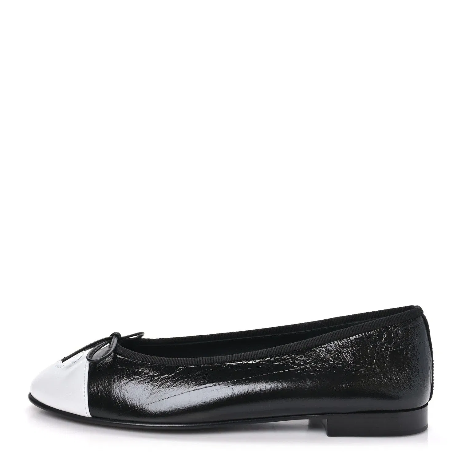Crumpled Shiny Lambskin Cap Toe CC Ballerina Flats