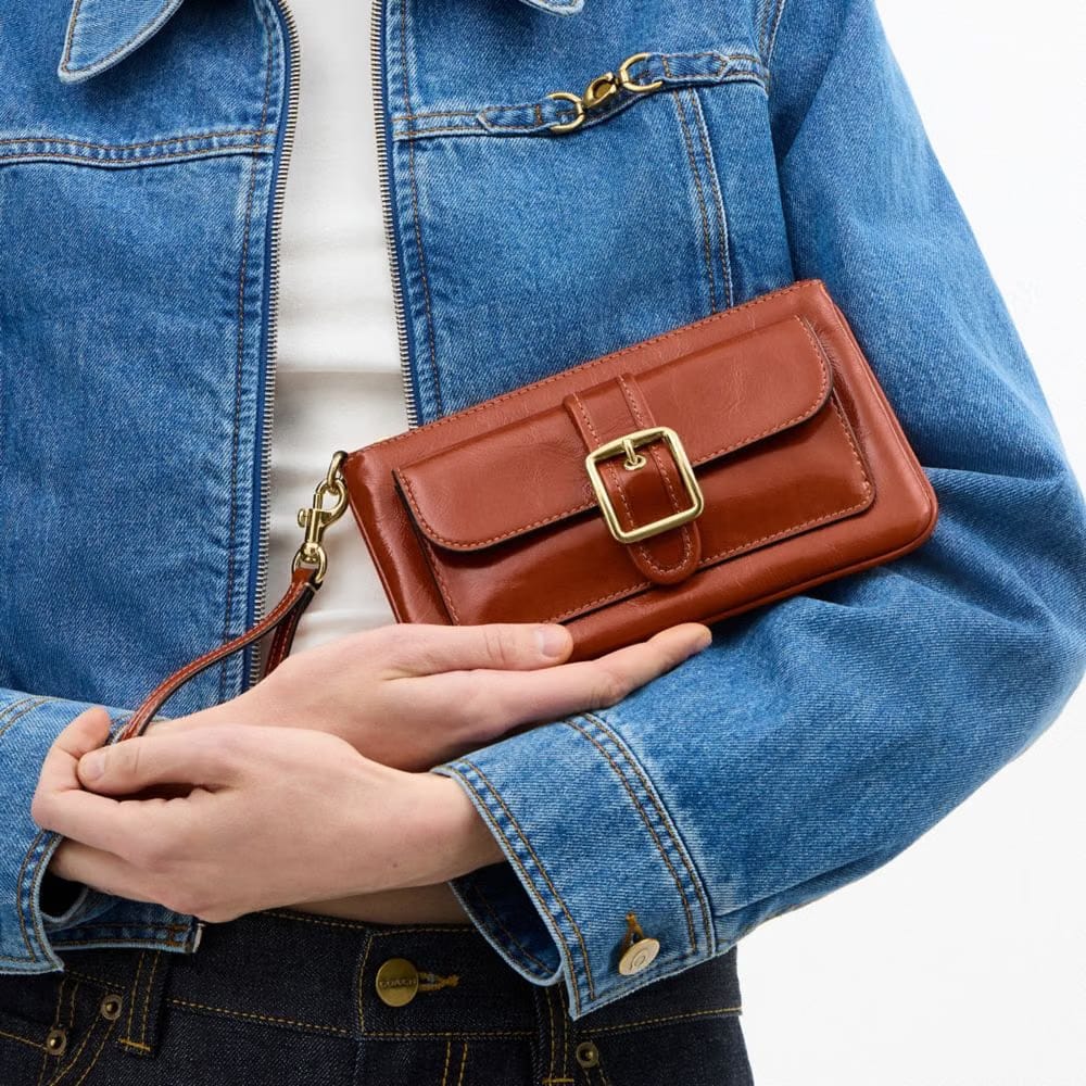 Coach Ashton Wristlet Gold Cinnamon