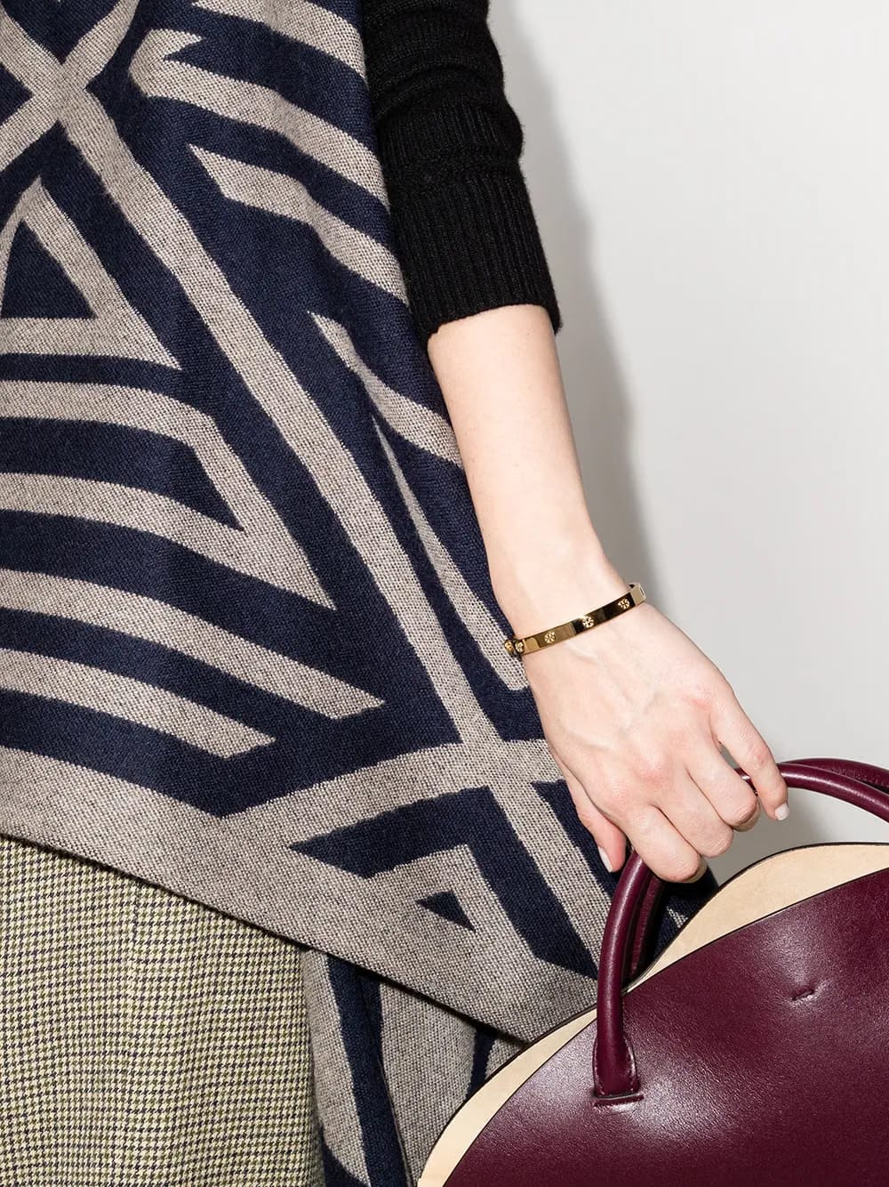 Miller hinge stud bangle