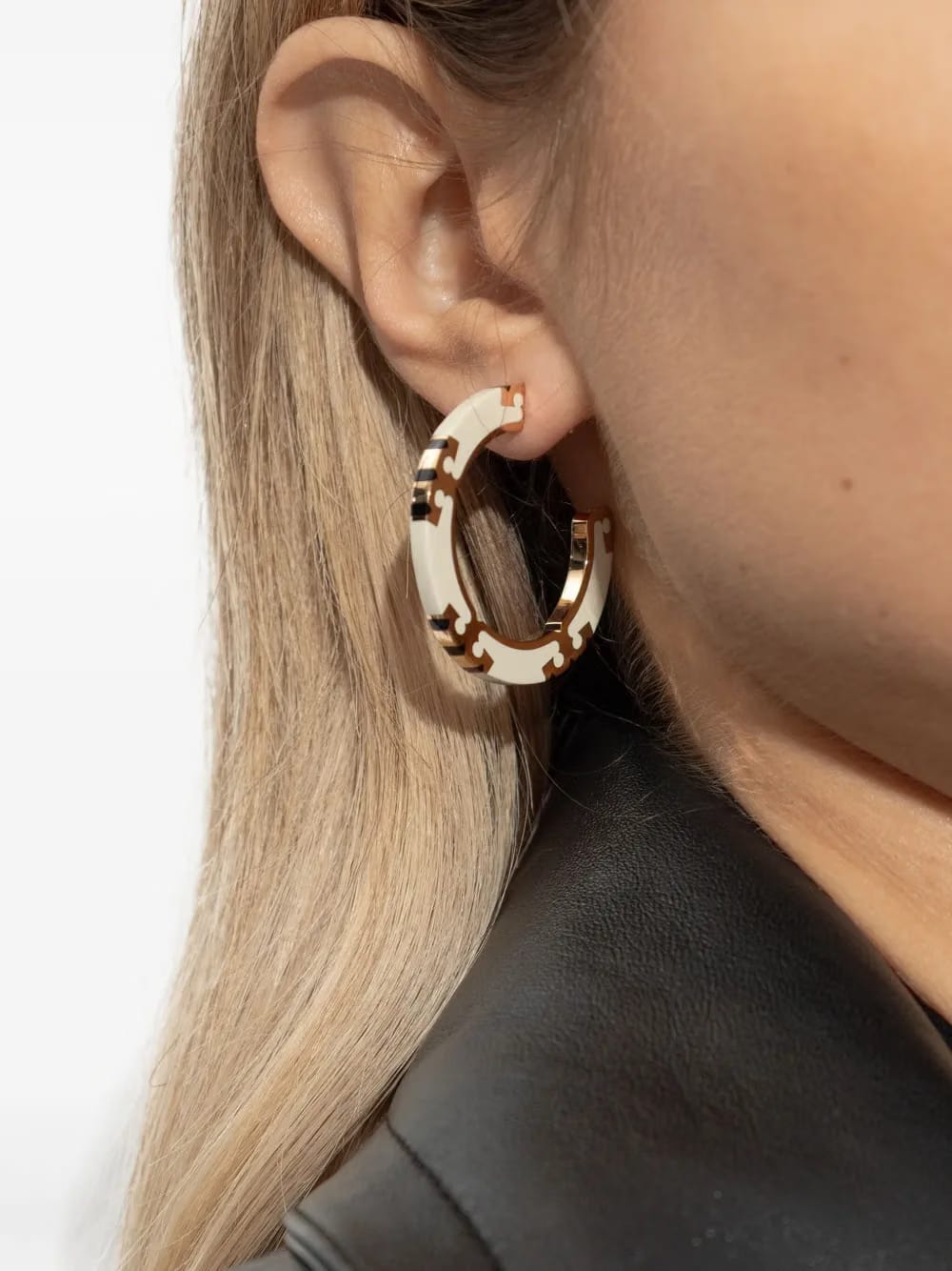 logo-plaque hoop earrings