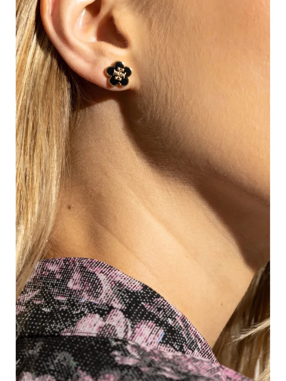 logo-engraved earrings