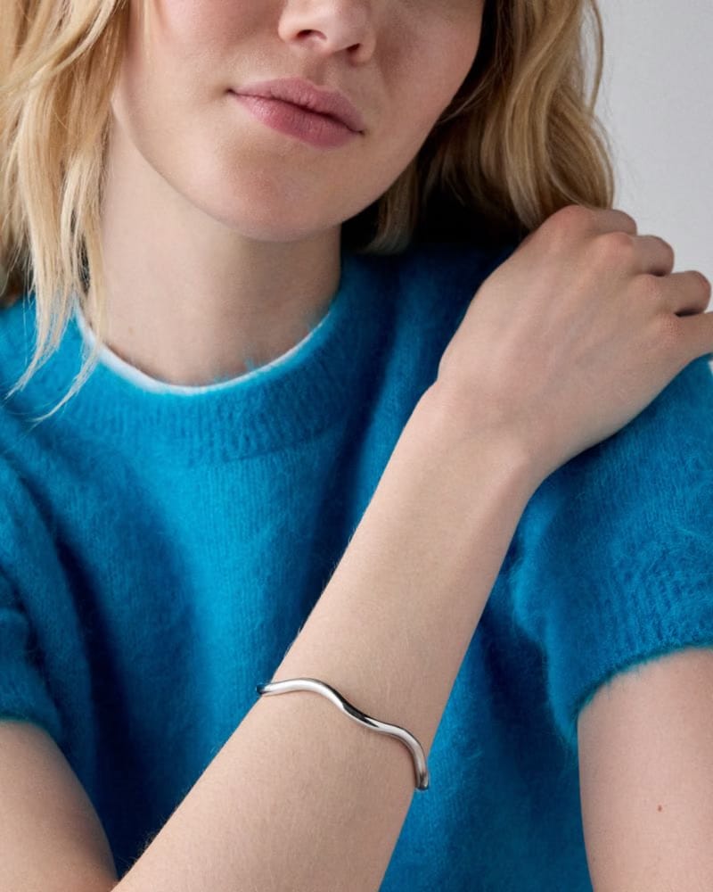 Wave Thin Bangle