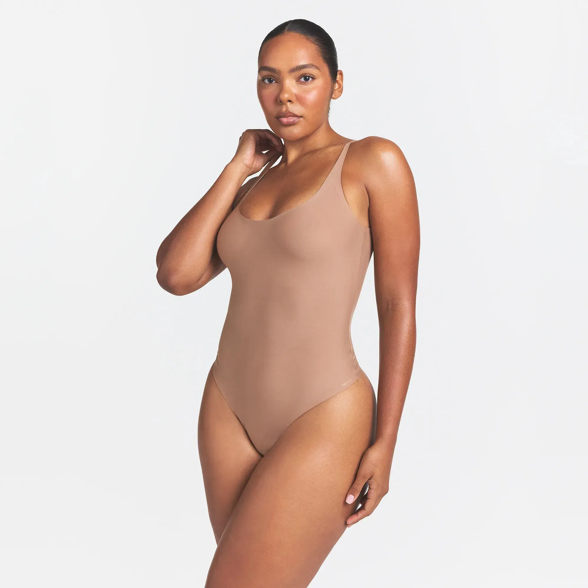 Skims Body Scoop Low Back Thong Bodysuit