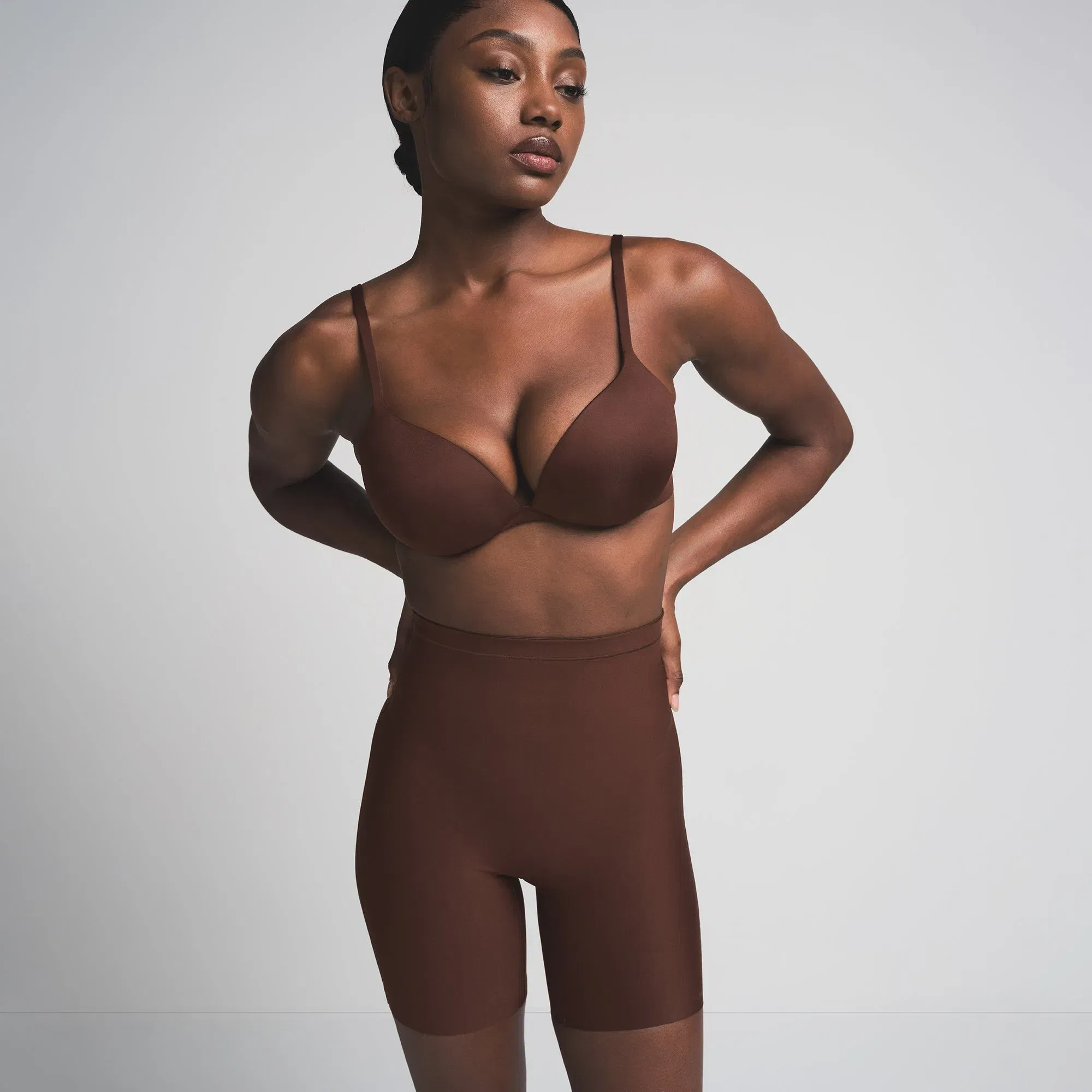 Skims Body Core Sculpt Mid Rise Short