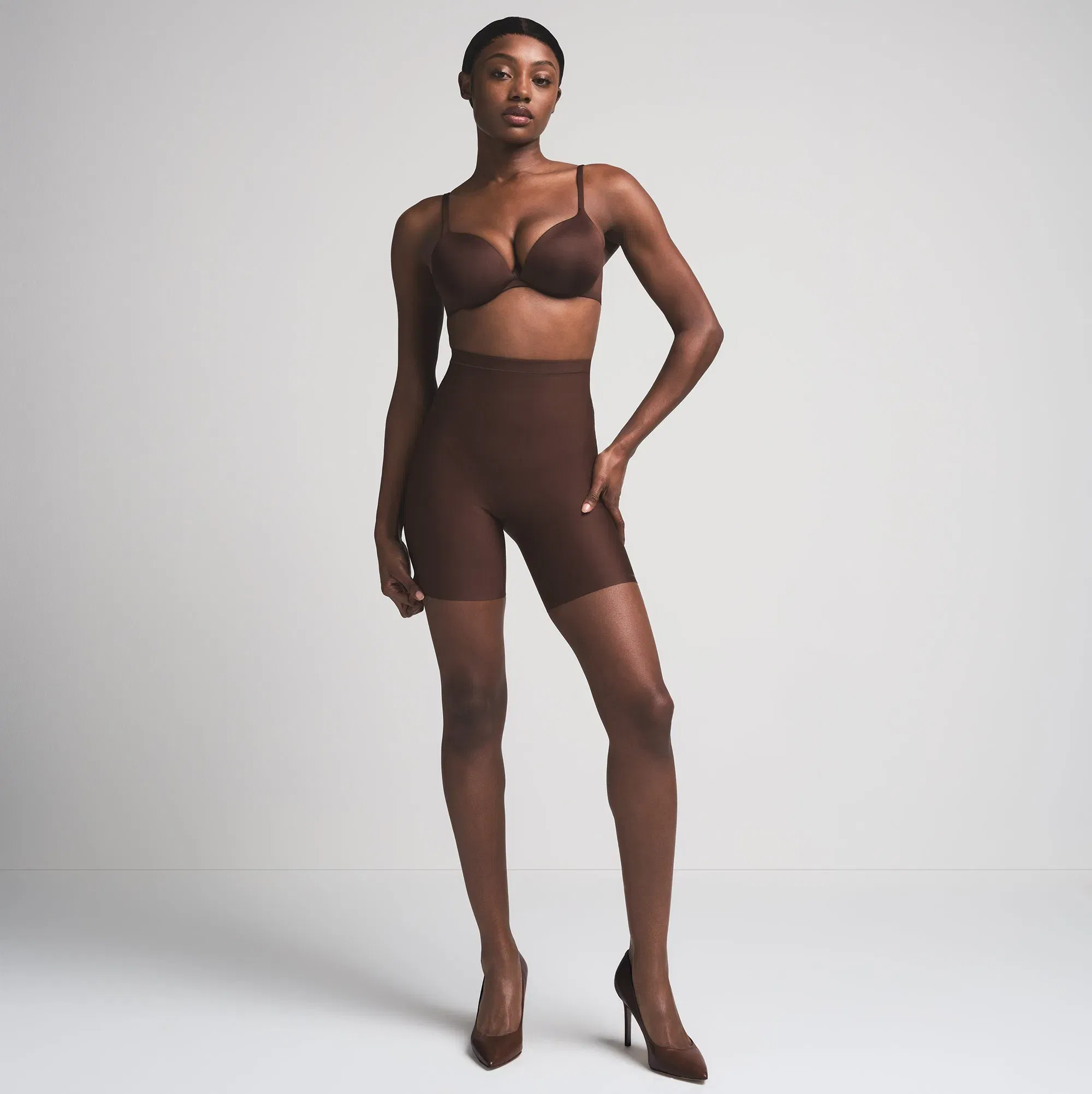 Skims Body Core Sculpt Mid Rise Short