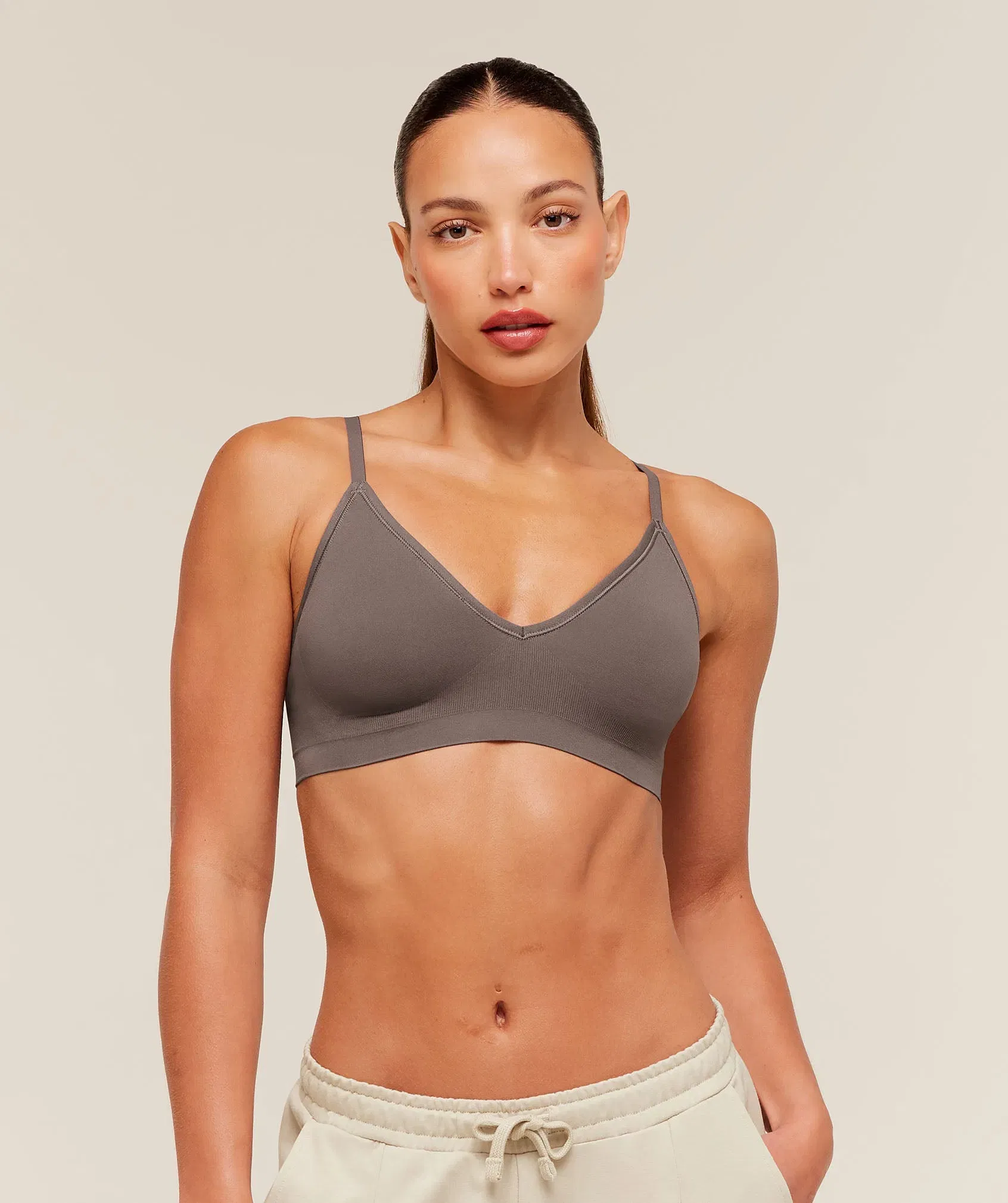 Women's Gymshark Featherform V-Neck Bralette Cool Brown