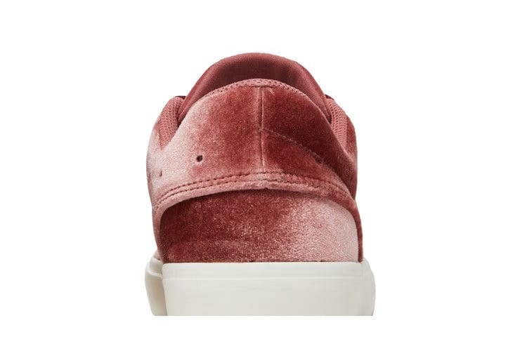 Wmns Jordan Series Es Se Canyon PinkUniversity RedOff WhiteWhite