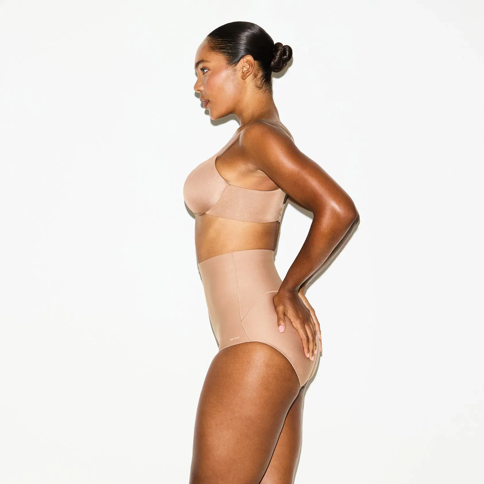 Skims Body Core Sculpt Butt Lifting Brief