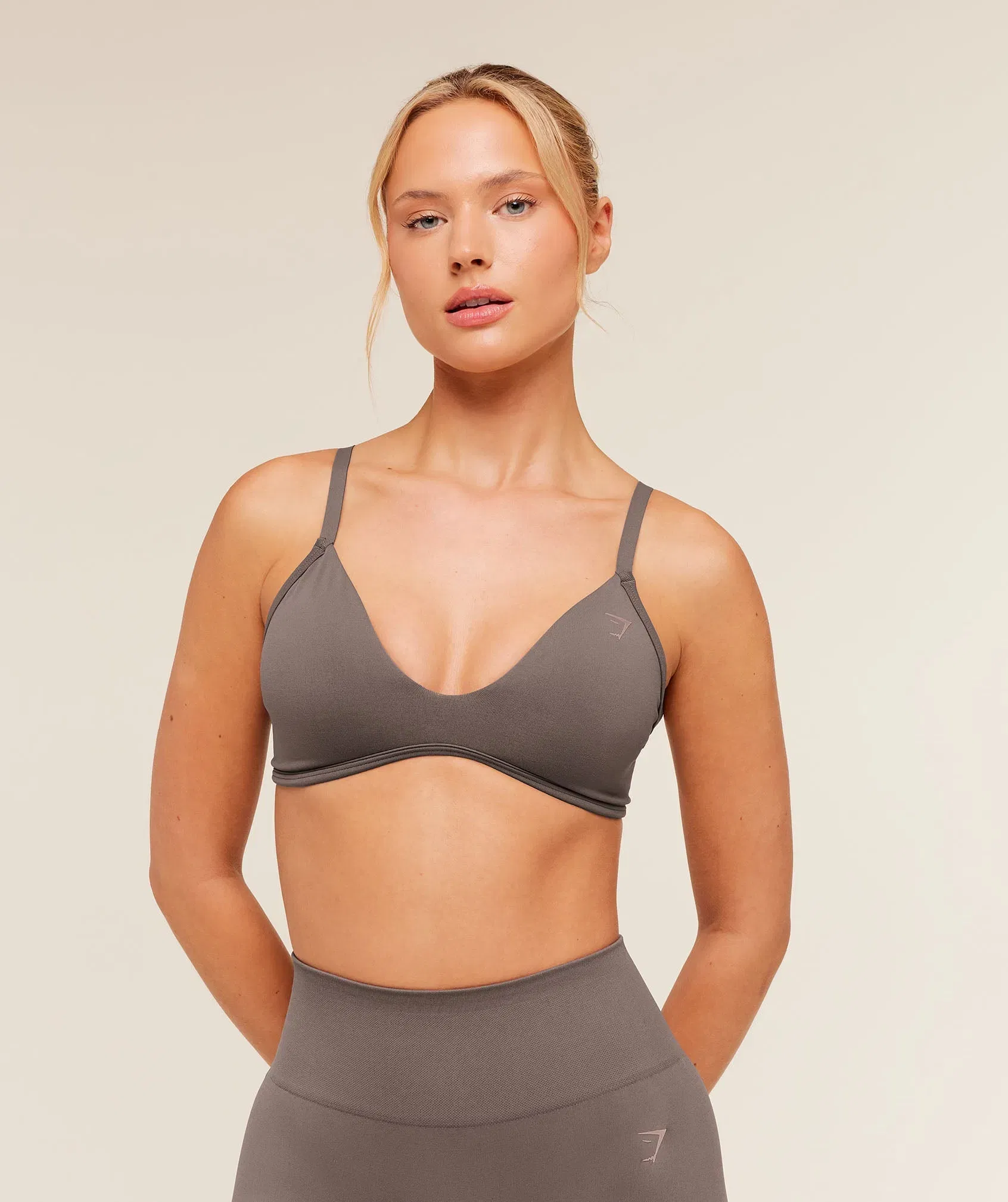 Women's Gymshark Soft Sculpt V-Neck Sports Bra Focus Pink