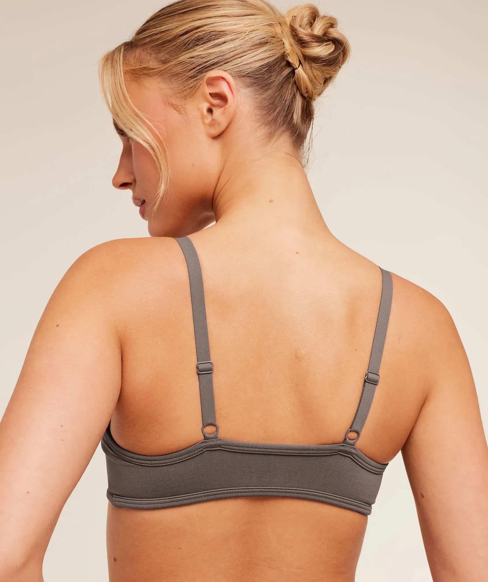 Women's Gymshark Soft Sculpt V-Neck Sports Bra Focus Pink