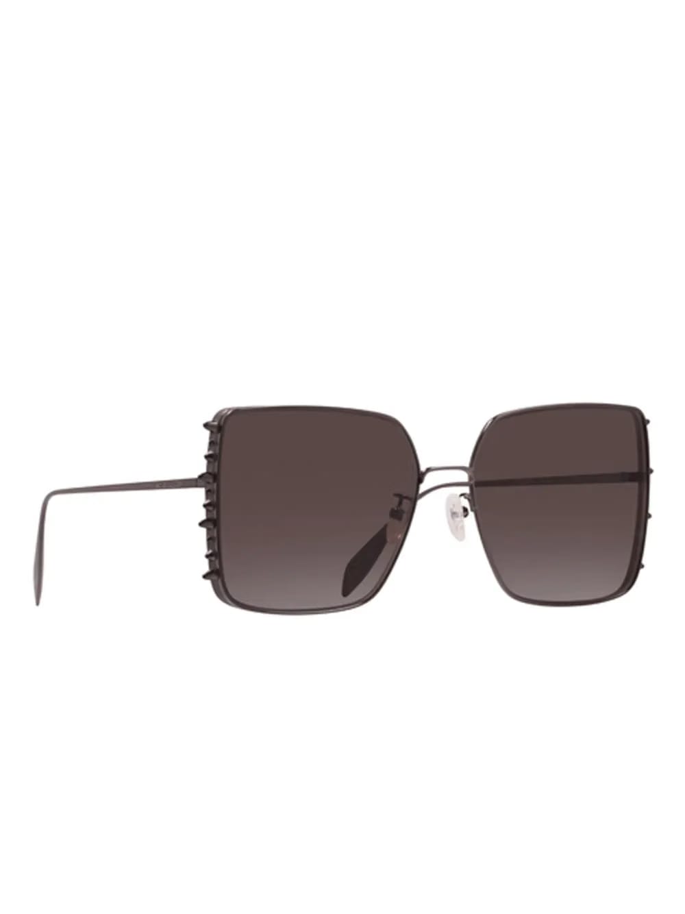 oversize-frame tinted sunglasses