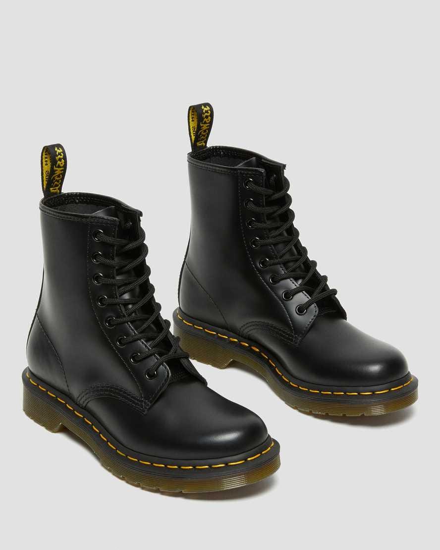 1460 Women's Smooth Leather Lace Up Boots — Black
