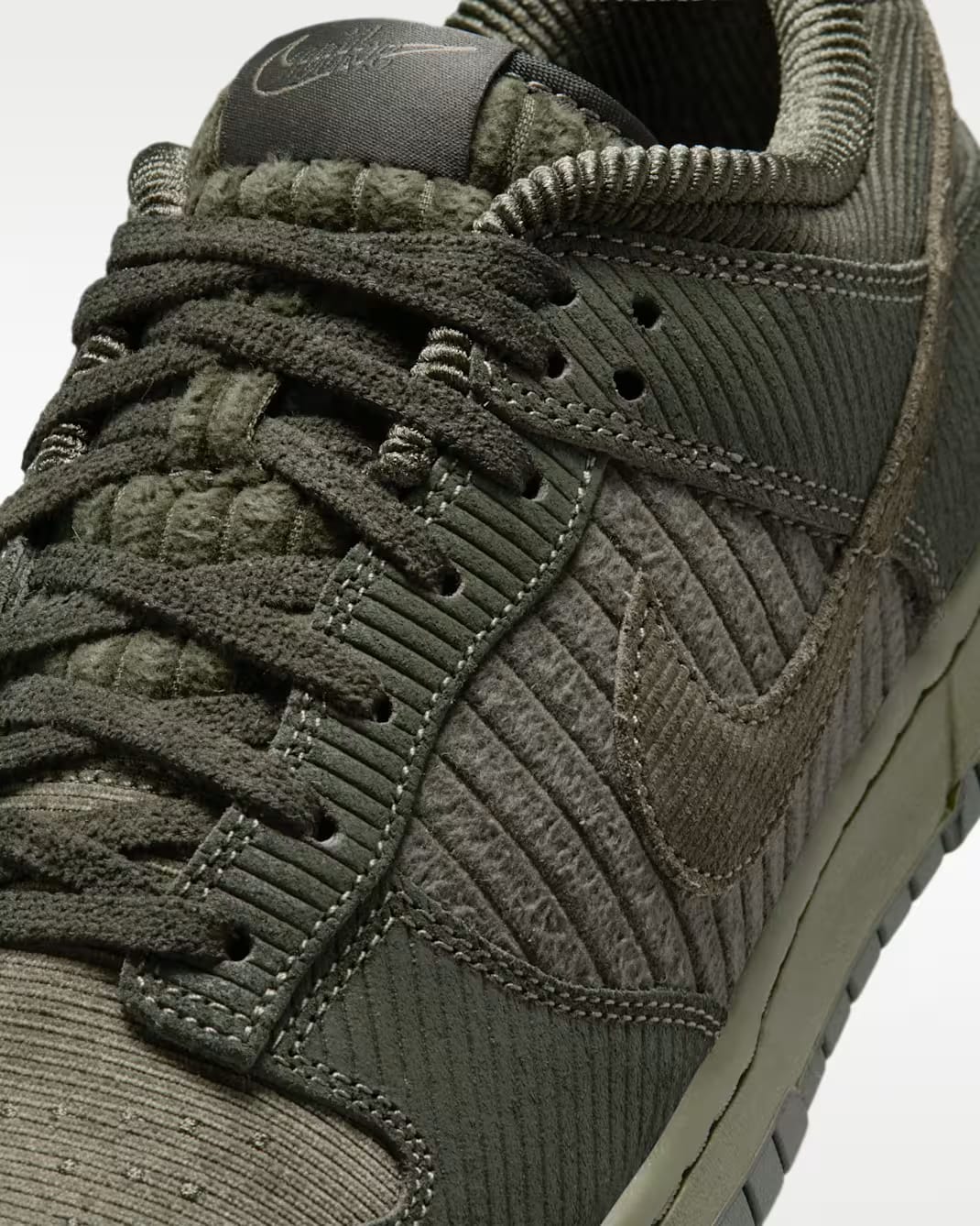 Nike Dunk Low Retro Premium Cargo Khaki/Medium Olive/Sequoia/Cargo Khaki