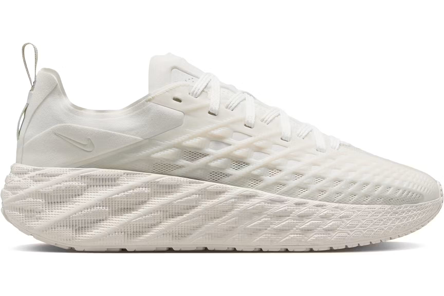 Nike Ava Edge Summit White Light Bone