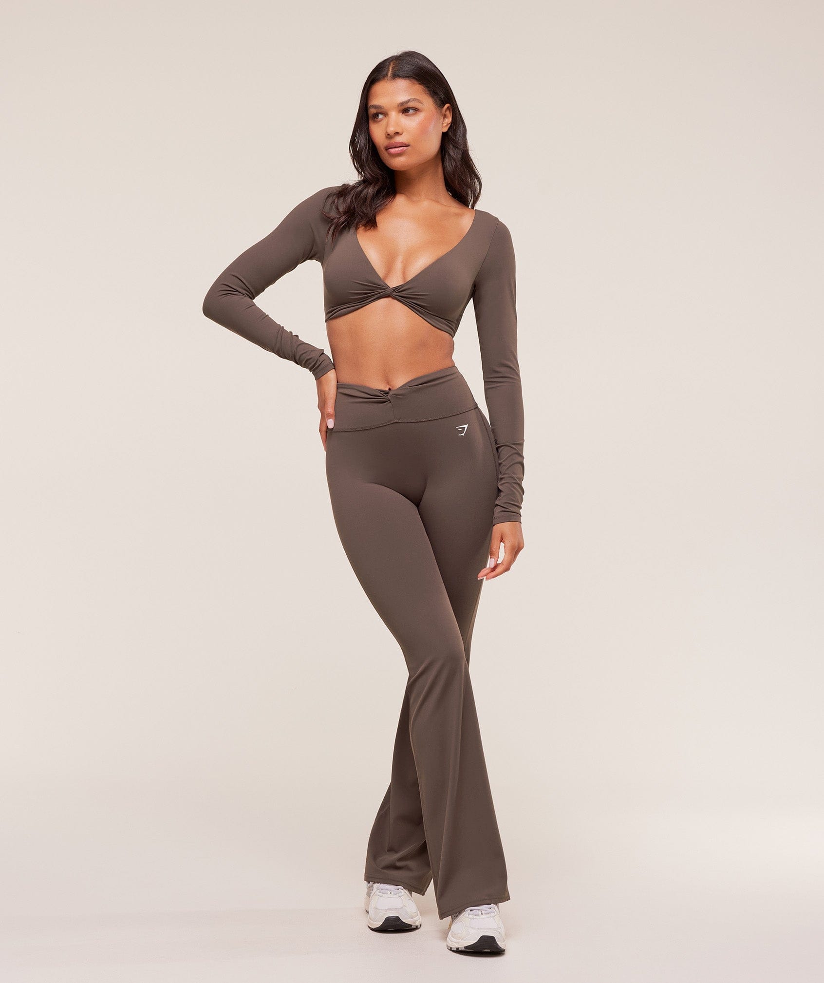 Gymshark Twist Front Long Sleeve Crop Top - Walnut Brown