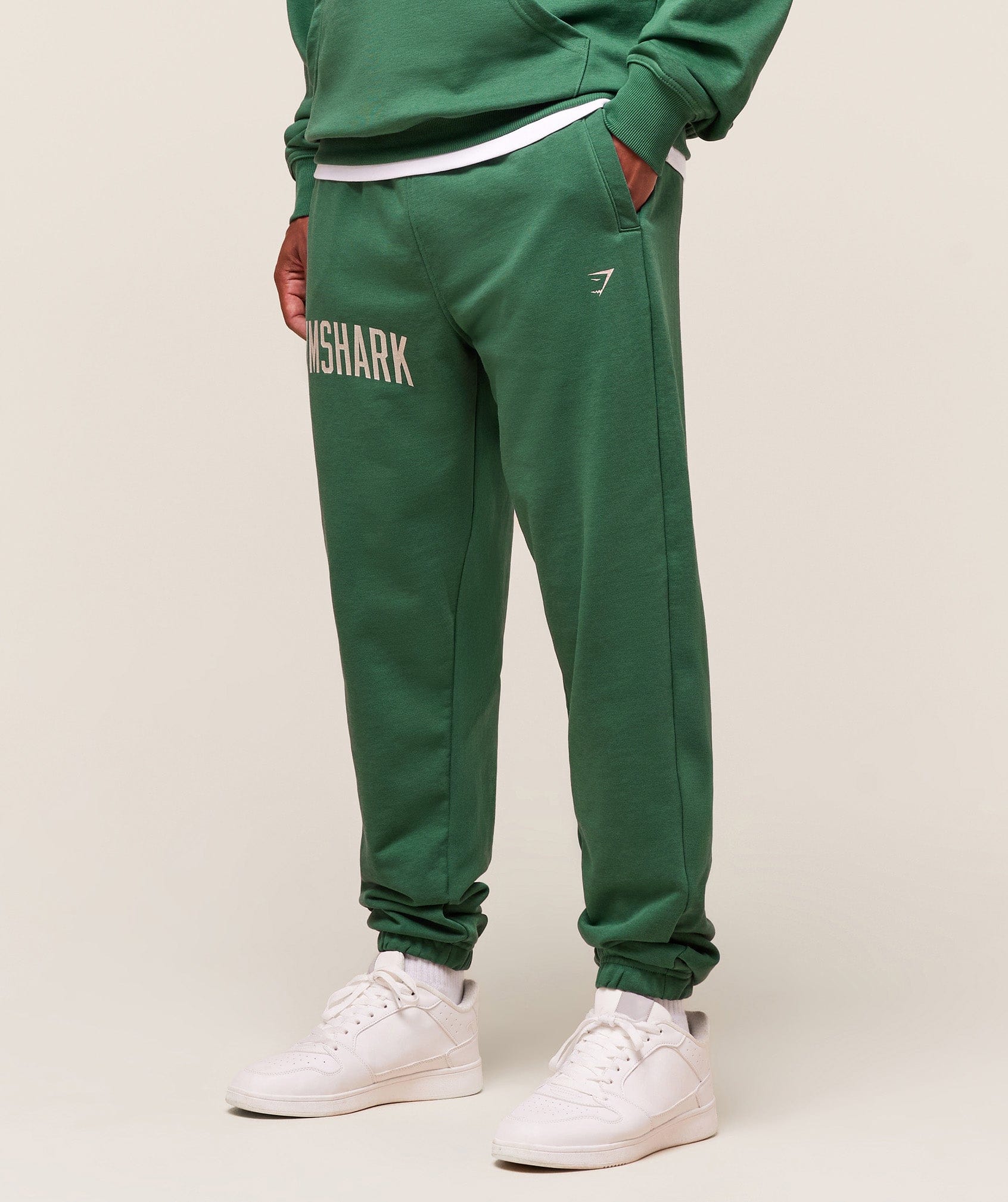 Gymshark Worn Graphic Jogger - Lift Green
