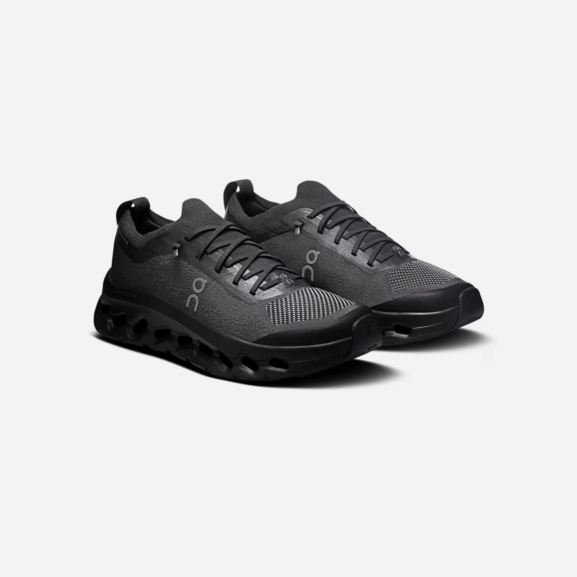ON Running Cloudtilt Moon Black Black WMNS