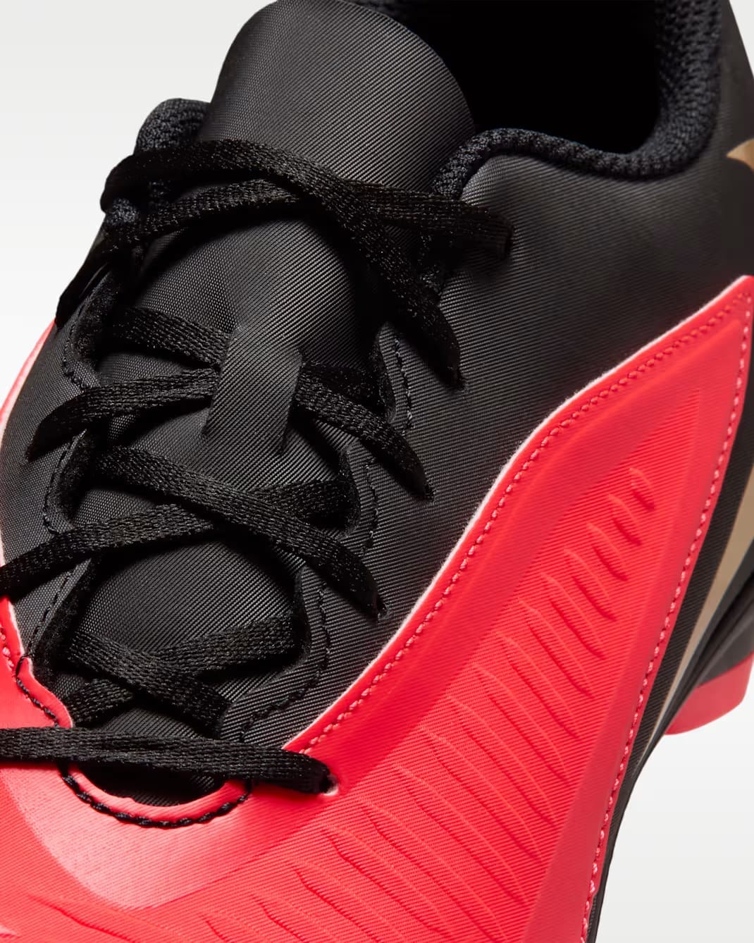 Nike Phantom 6 Low Club Multi-Ground Soccer Cleats Bright Crimson/Black/Blur