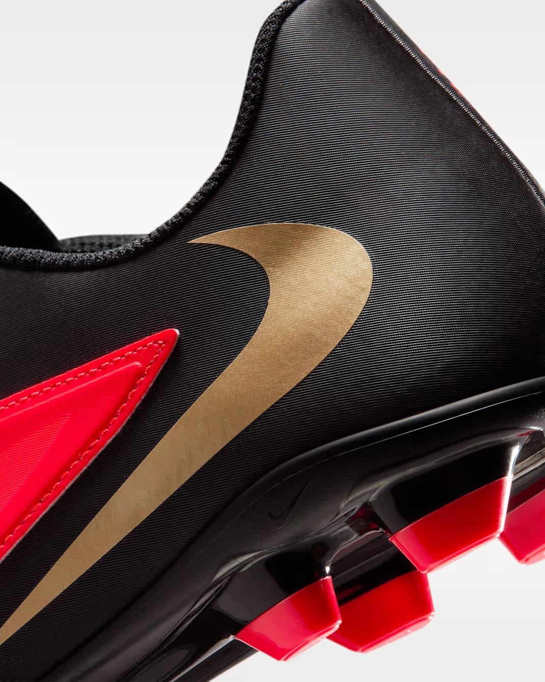 Nike Phantom 6 Low Club Multi-Ground Soccer Cleats Bright Crimson/Black/Blur