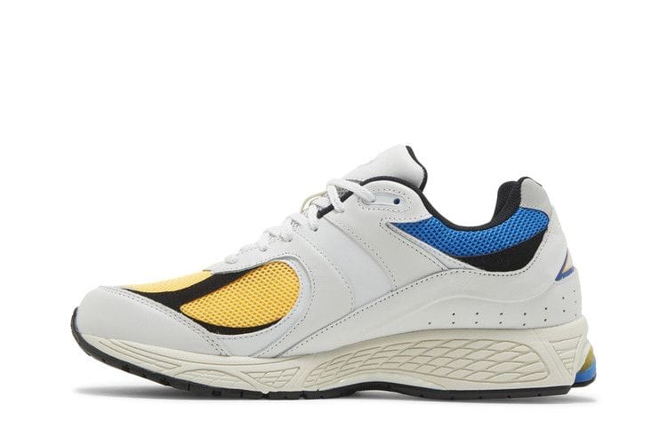 Men's 2002R 'Vibrant Apricot'