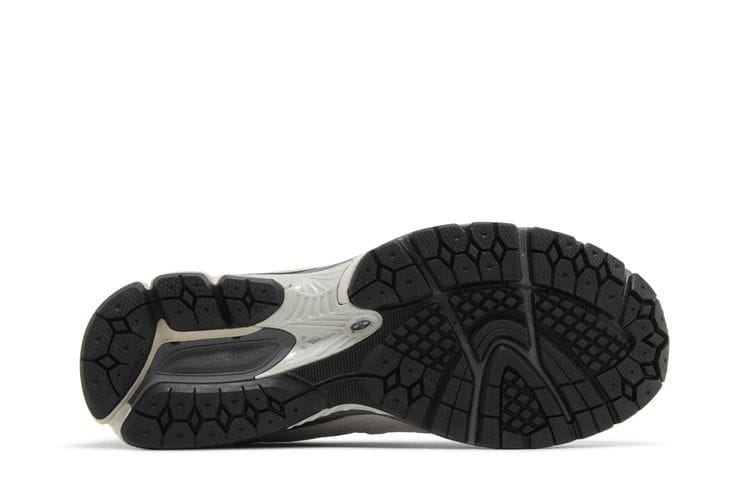 Men's 2002R 'Raincloud Concrete'
