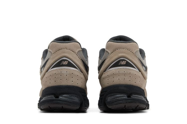Men's 2002R 'Driftwood Black'