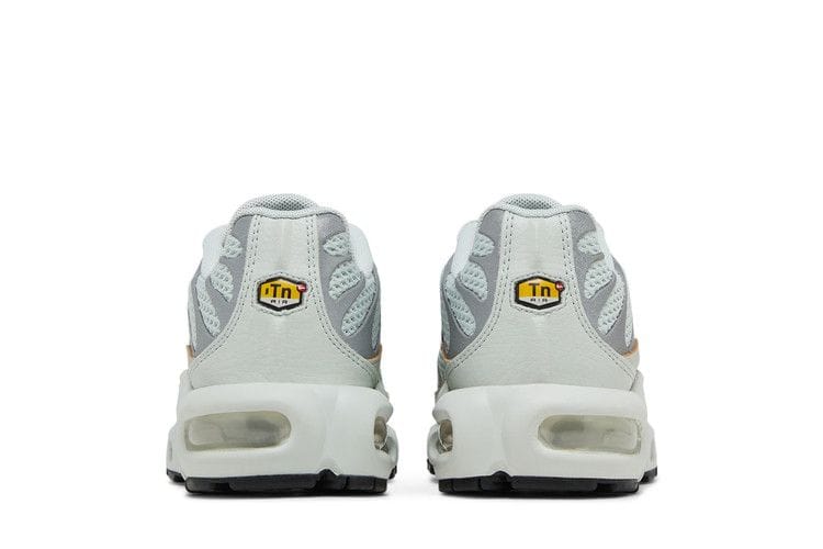 Women's Air Max Plus 'Light Silver'
