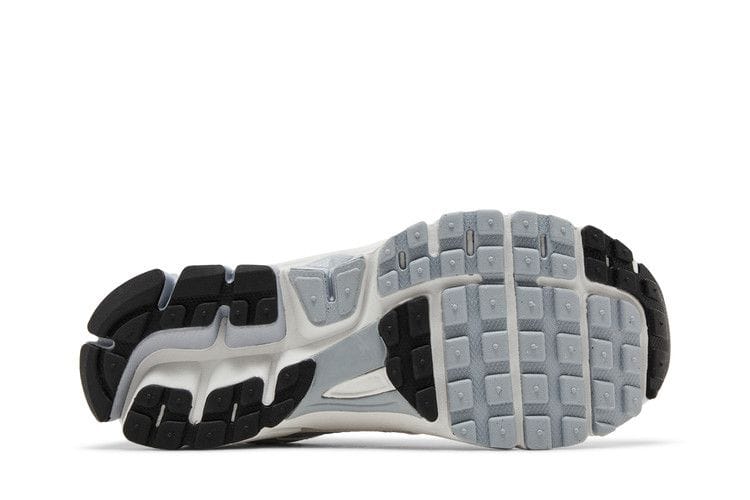 Vomero 5 GS 'Pure Platinum Metallic Silver'