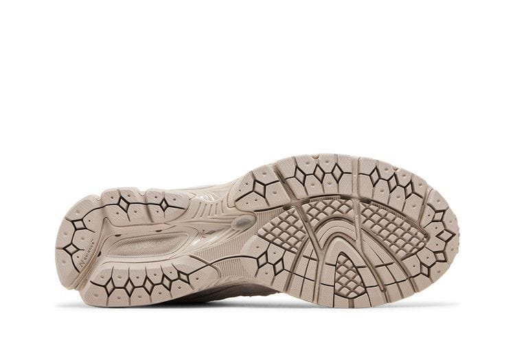 Men's 2002R 'Incense Deep Taupe'
