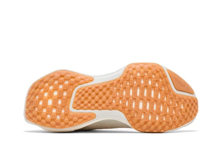 Women's ZoomX Invincible 3 'Light Bone Sail Gum'