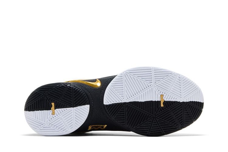 Men's LeBron 22 EP 'Mogul'