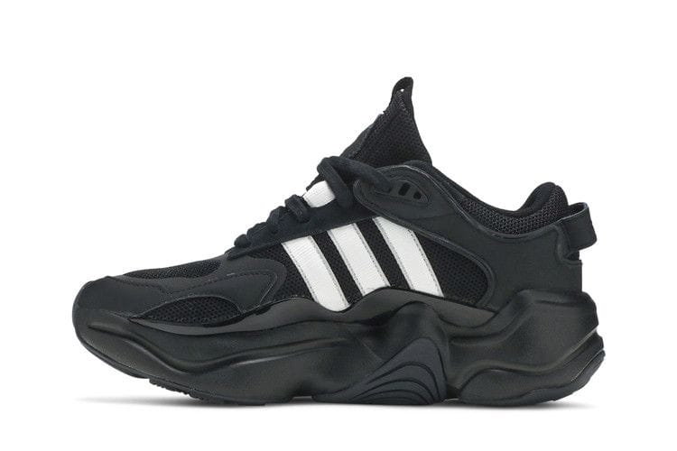 Women's Magmur Runner 'Black White'