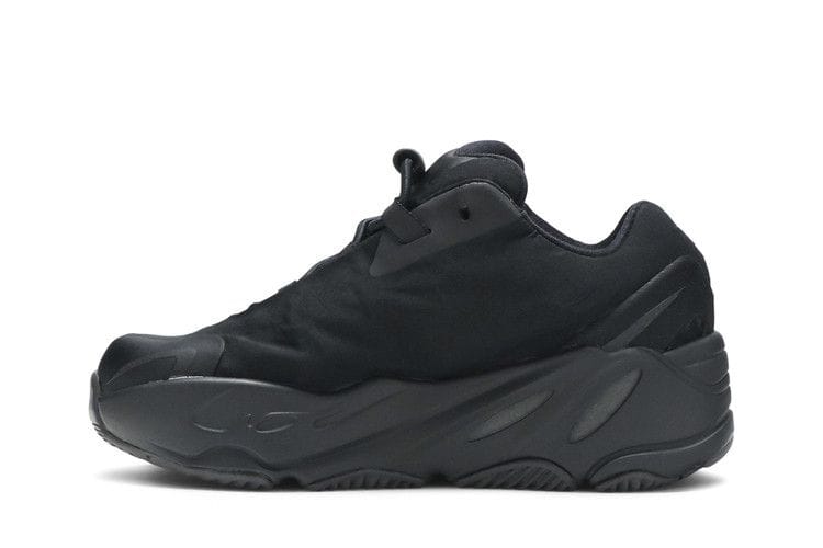 Yeezy Boost 700 MNVN Infants 'Triple Black'