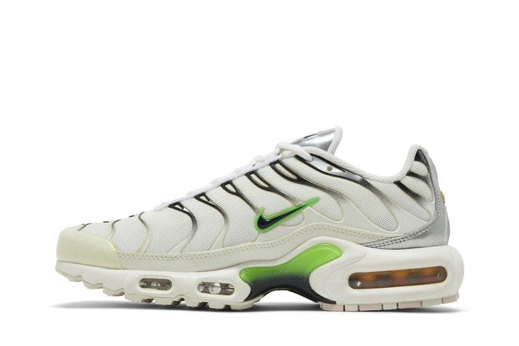 Women's Air Max Plus 'White Green Strike'