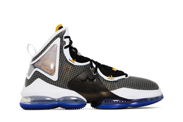 Men's LeBron 19 'Graduate'