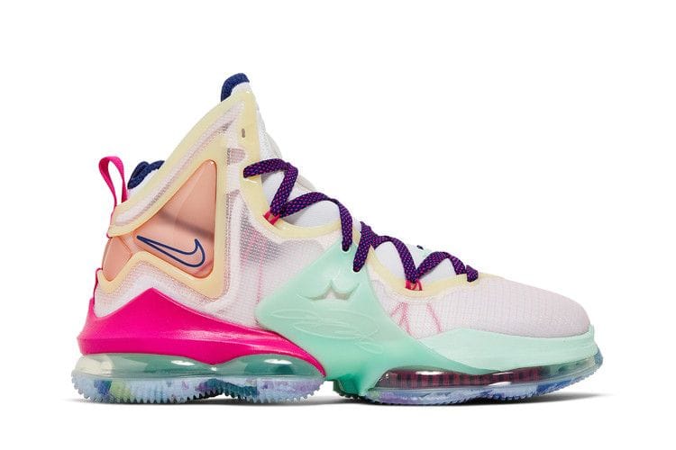 Men's LeBron 19 'Valentine's Day'