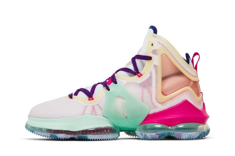 Men's LeBron 19 'Valentine's Day'