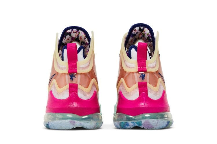 Men's LeBron 19 'Valentine's Day'
