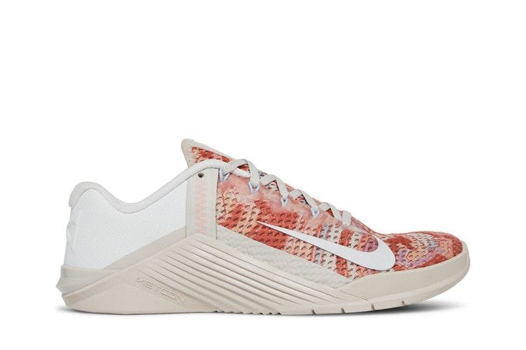 Women's Metcon 6 'Desert Sand Crimson Bliss'