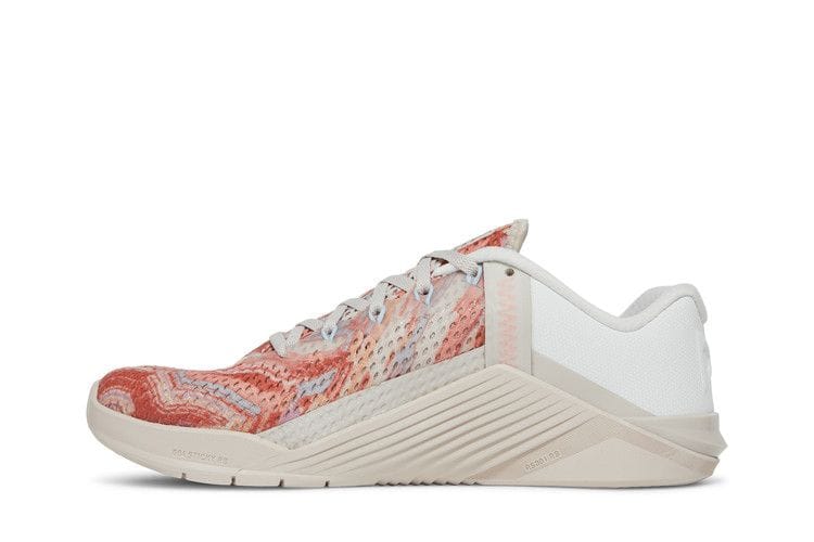 Women's Metcon 6 'Desert Sand Crimson Bliss'