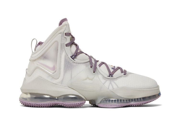 Men's LeBron 19 'The Cast'